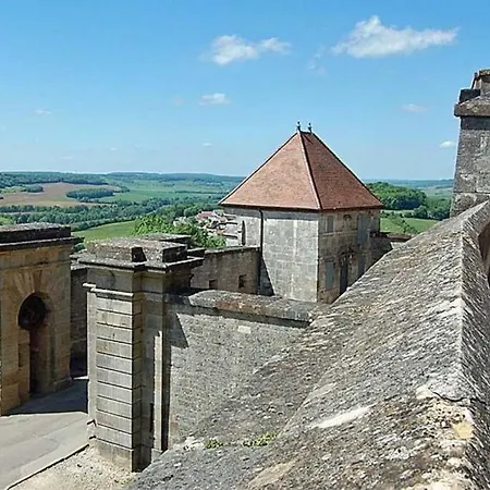 Proche Des Remparts 朗格勒