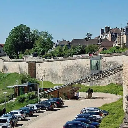Proche Des Remparts Lägenhet